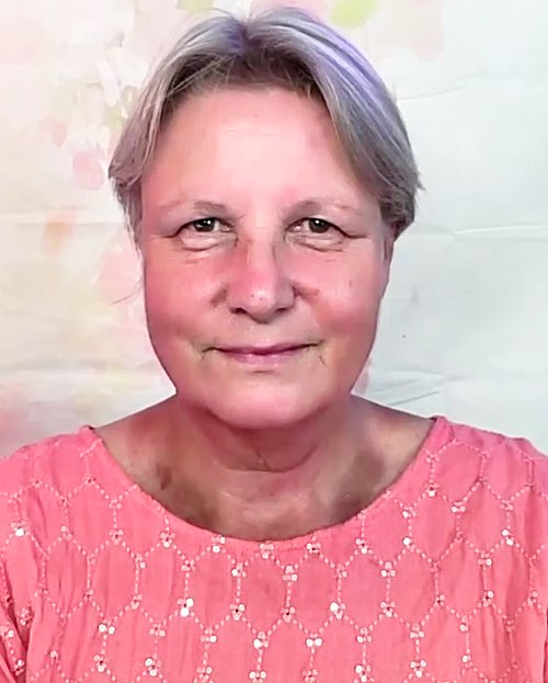 Samarpan Petra Powels-Böhm, Herausgeberin von FindYourNose