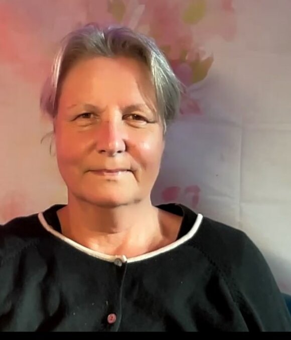 Samarpan Petra Powels-Böhm, Herausgeberin von FindYourNose